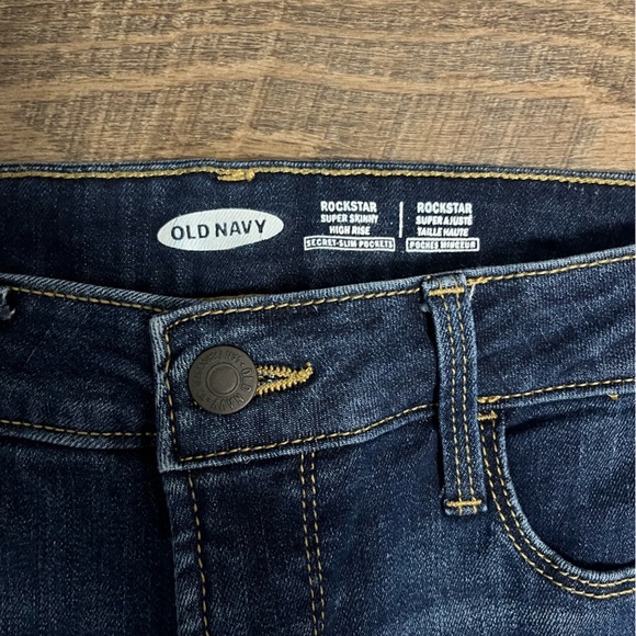 Old navy rockstar super skinny high rise jeans - Picture 2 of 3